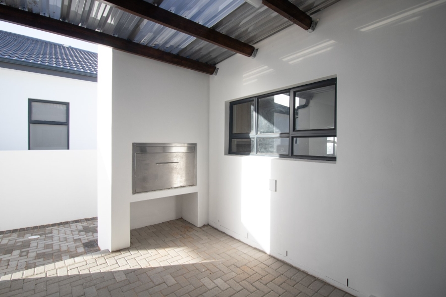 3 Bedroom Property for Sale in Sandy Point Beach Estate Western Cape